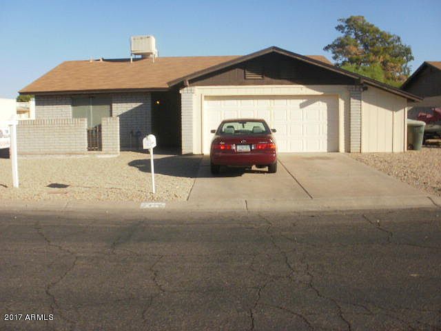 1st image of 2420 W Willow Ave