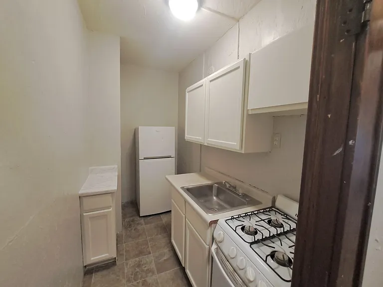 225 Place Apartments — Photo 57