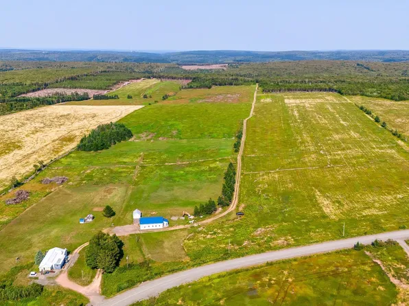 238 Lynn Rd E, Cumberland, NS B0M 1W0