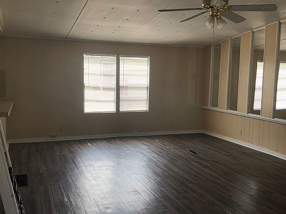 3rd image of 4601 Dunkeld Ave