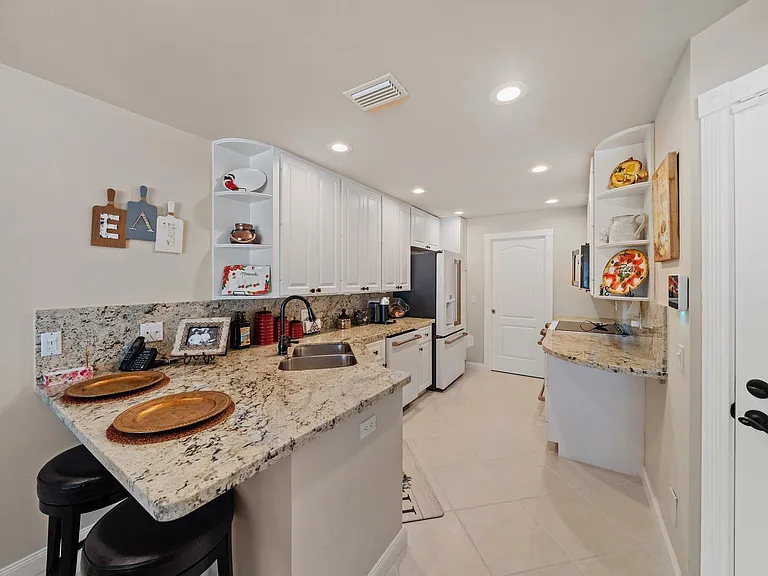 2117 Tigris Dr — Photo 13