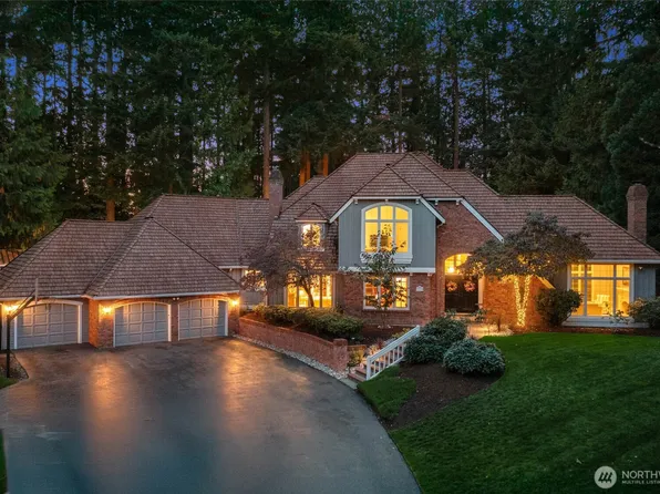 10129 214th Avenue NE, Redmond, WA 98053