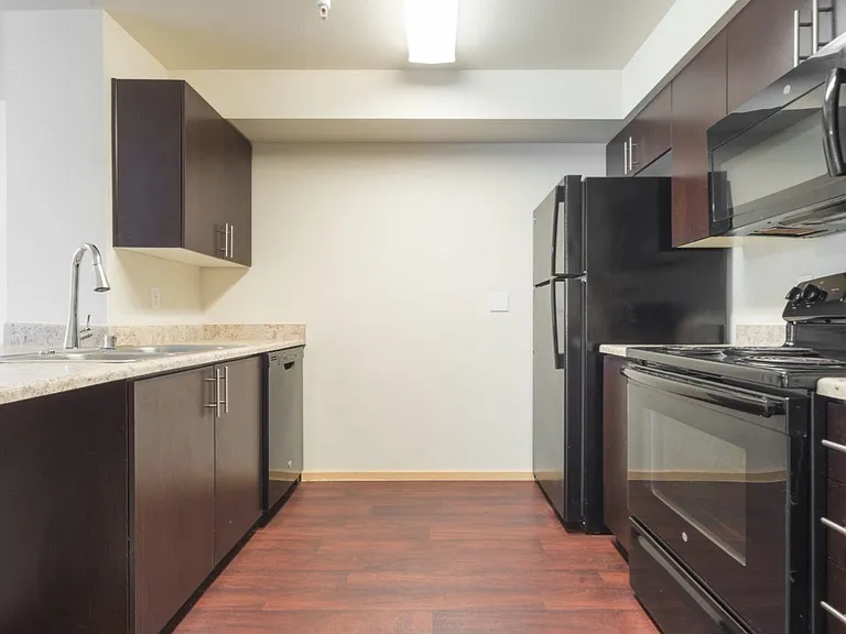 Taylor Creek Apartments — Photo 21