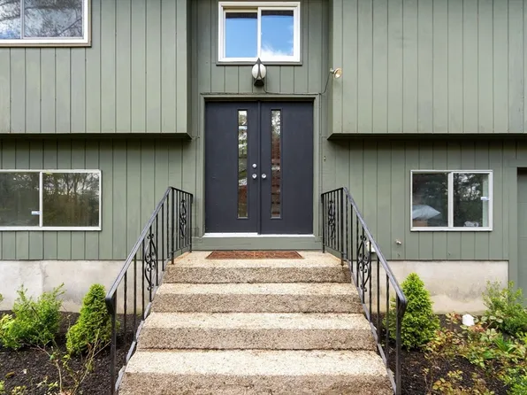 86 Framingham Rd, Southborough, MA 01772