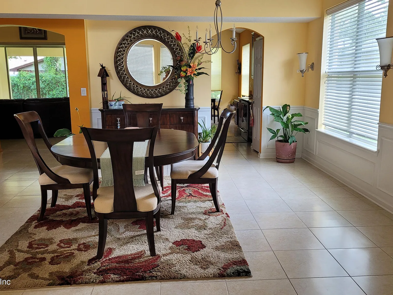 4 bed, 2.5 bath, 2920 sqft, $2,995 — Photo 3