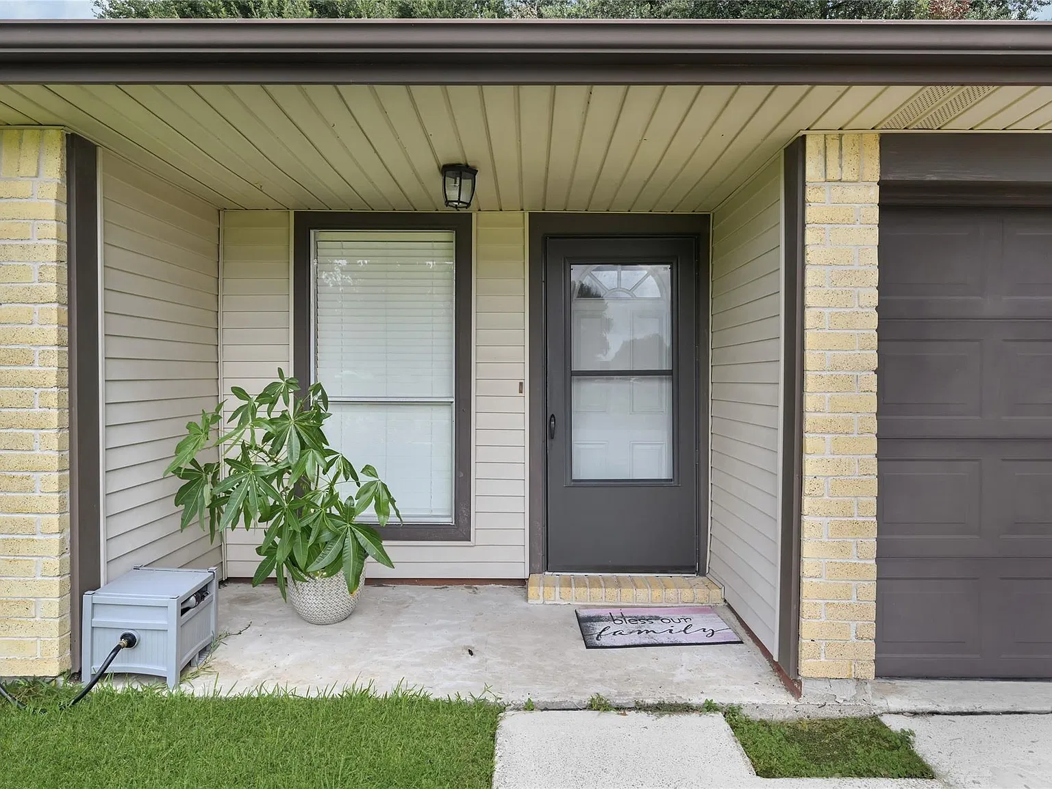 3 bed, 2.0 bath, 1454 sqft, $2,000 — Photo 4