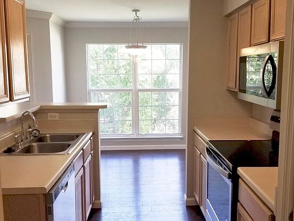 4th image of 700 Daniel Ellis Dr APT 5304