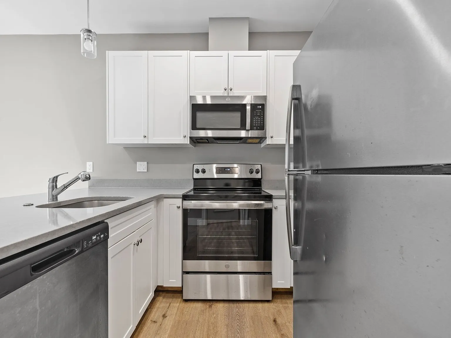 2 bed, 2.5 bath, 1214 sqft, $3,800 — Photo 3