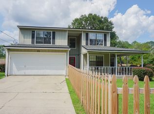 111 Palmetto Dr, Crestview, FL 32539