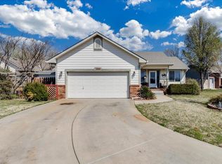 1220 N Timberleaf Dr, Derby, KS 67037