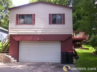 47 Carole Ln, Chaska, MN 55318