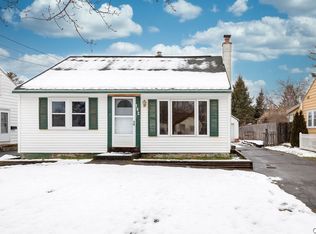 192 Stonefield Rd, Syracuse, NY 13205