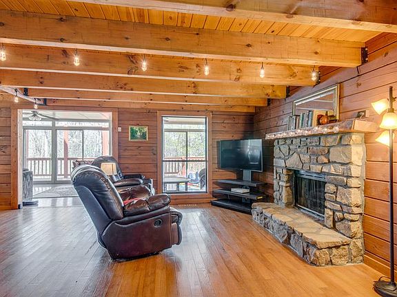 5th image of 1005 Whippoorwill Dr