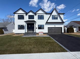 3421 Hawthorne Drive N, Wantagh, NY