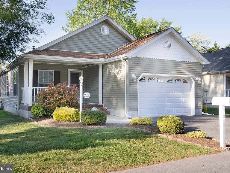 121 Bluebell Dr #11 — Photo 1