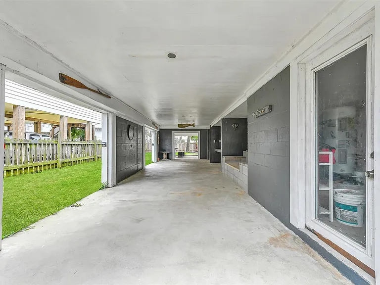 1110 64th St — Photo 16