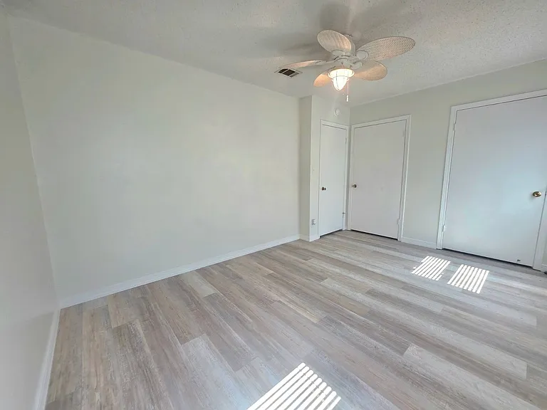 760 Briarwood Dr — Photo 18
