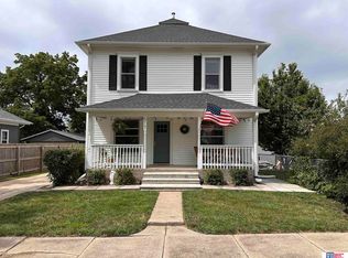 517 S 1st St, Seward, NE 68434