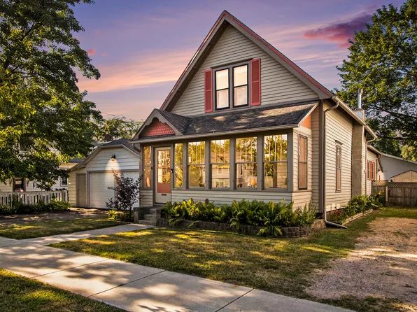 224 Superior St, South Haven, MI 49090