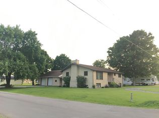 704 NW 3rd St, Aledo, IL 61231