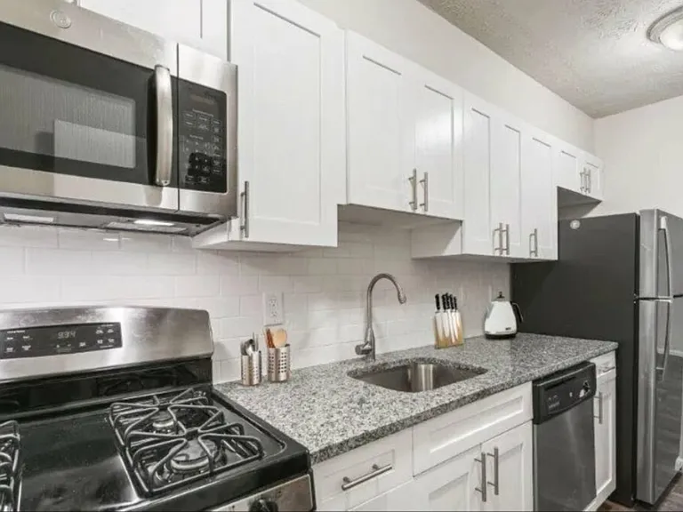 2571 Candler Rd — Photo 1