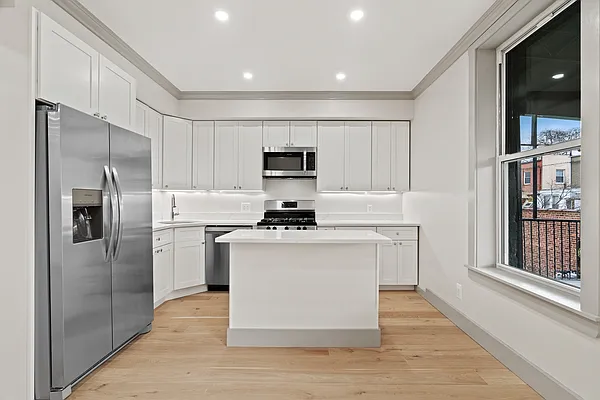 Rented by Compass | media 32