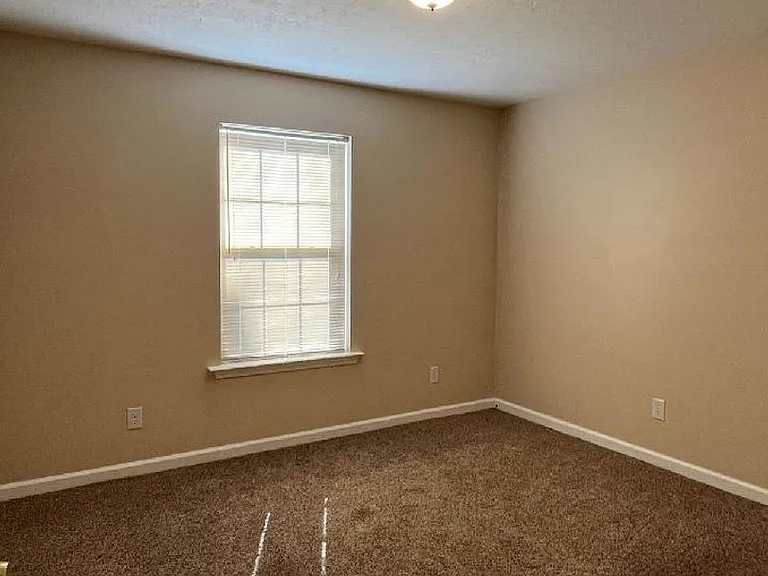 4229 Glenn Hill Manor — Photo 5
