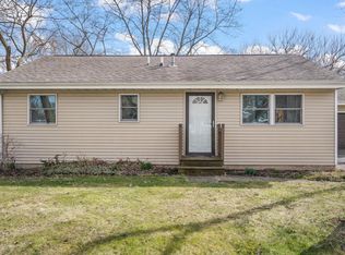 5406 Smilax Ln, Valparaiso, IN 46383