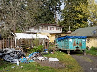 2207 W Edgewood Dr, Port Angeles, WA 98363