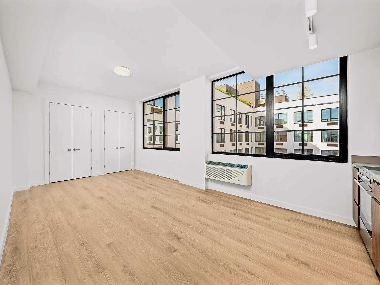 40 Bruckner Boulevard — Photo 3