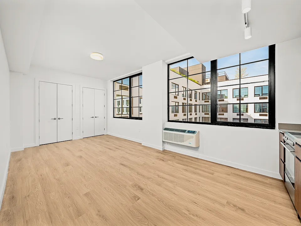 40 Bruckner Blvd #1022NT