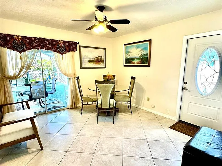 2141 SW Import Dr — Photo 5