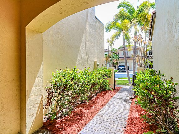 5th image of 22808 SW 89th Path