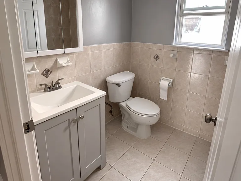 37-39 Hudson St #2 — Photo 6