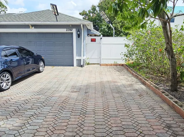 2392 Kirk Rd, Palm Springs, FL 33406