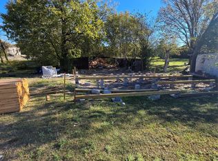 1206 N Kaufman St, Ennis, TX 75119