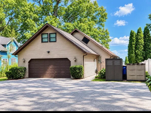 563 Waverly Rd, La Porte, IN 46350