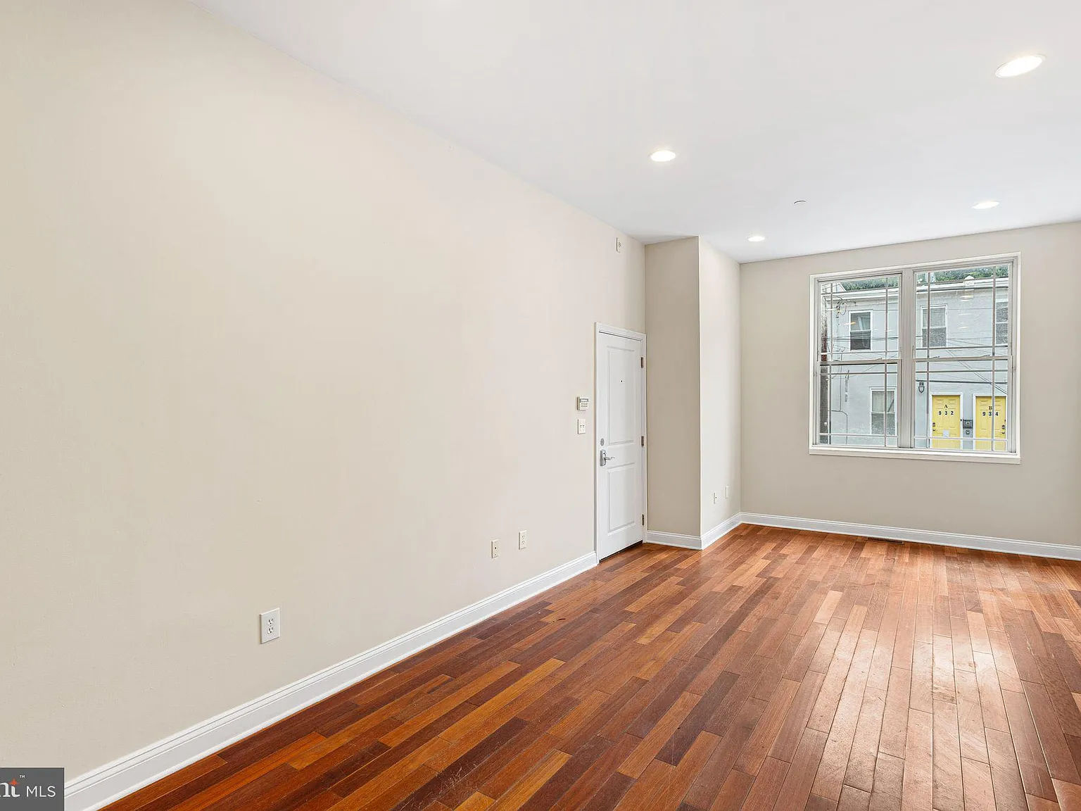 4 bed, 1920 sqft, $2,400 — Photo 2
