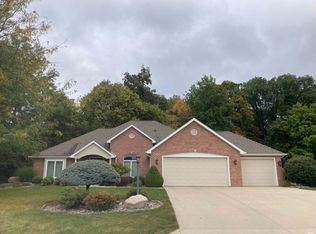 2444 Red Oak Ct, Bluffton, IN 46714