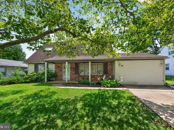 23 Eastbrook Ln, Willingboro, NJ 08046