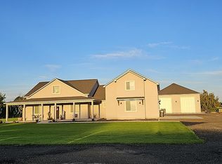 102 Glad Rd, Burbank, WA 99323