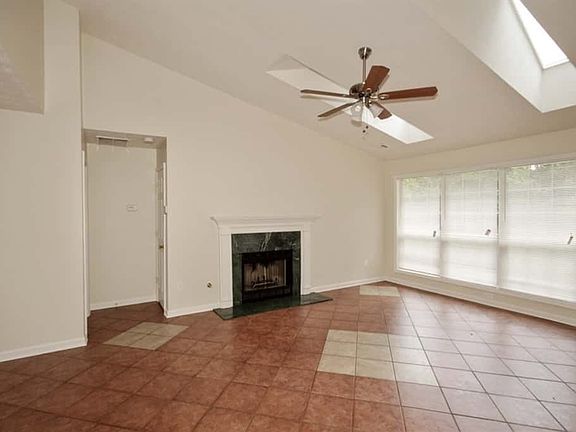 4th image of 2775 Avalon Meadows Ln