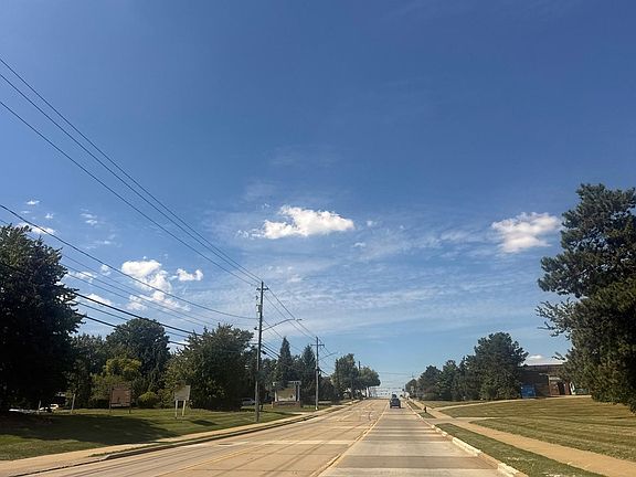 5th image of 26010 Emery Rd