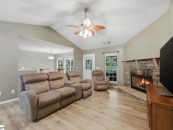 5th image of 340 Camperdown Ct