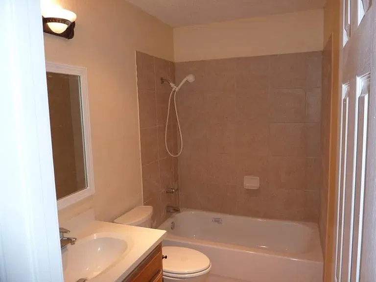 7604 Cedarhill Rd — Photo 17