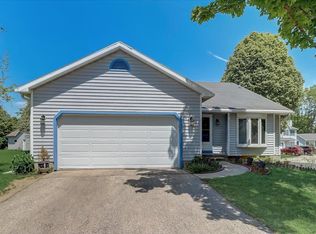 7122 E Valley Ridge Dr, Madison, WI 53719