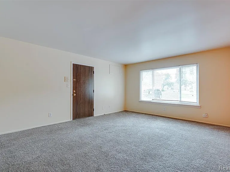 35281 Lewis St — Photo 12