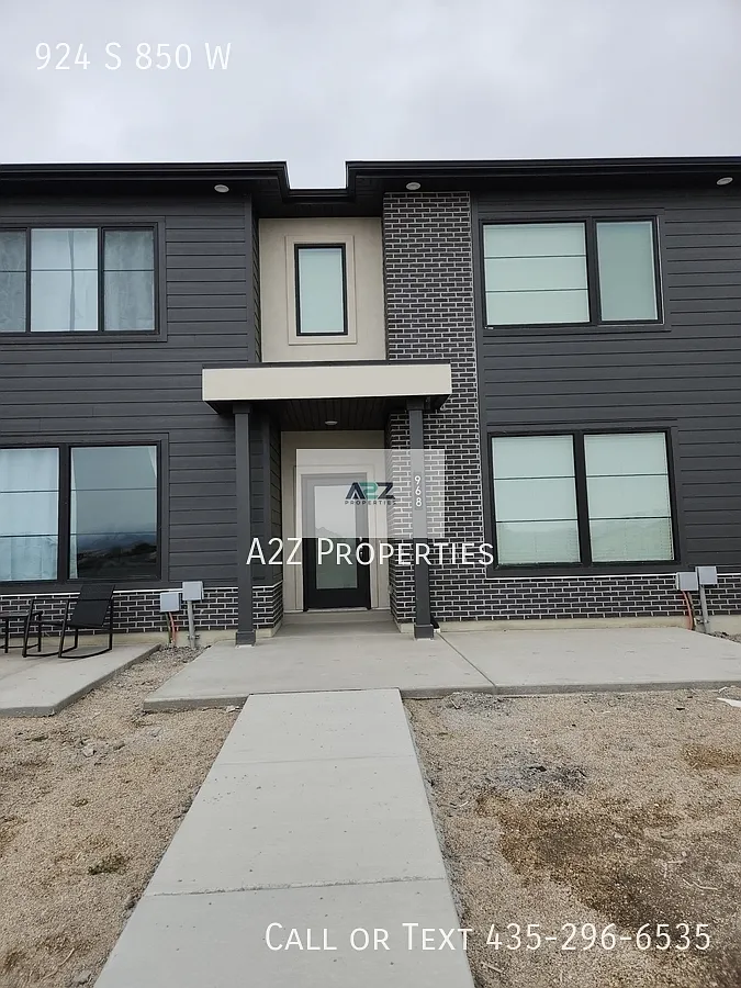 3 bed, 2.5 bath, 1901 sqft, $2,100 — Photo 2