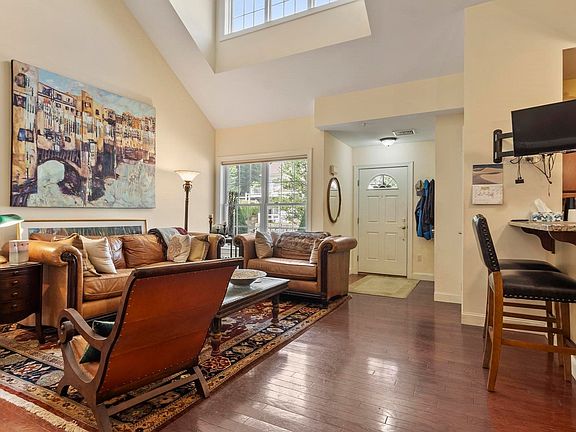 5th image of 705 Autumn Ridge Dr #705