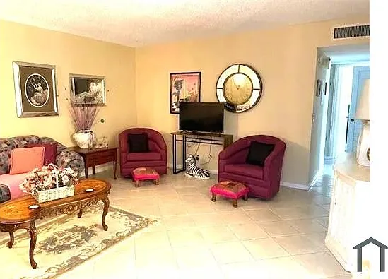 719 Flanders Dr — Photo 4